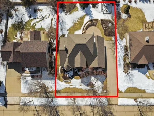 $610,000 | 617 East Apple Creek Road, Appleton, WI 54913