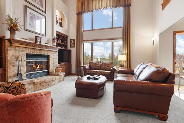 $610,000 | 617 East Apple Creek Road, Appleton, WI 54913