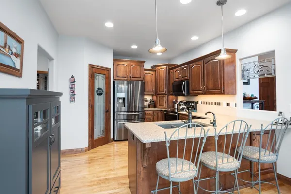 $610,000 | 617 East Apple Creek Road, Appleton, WI 54913
