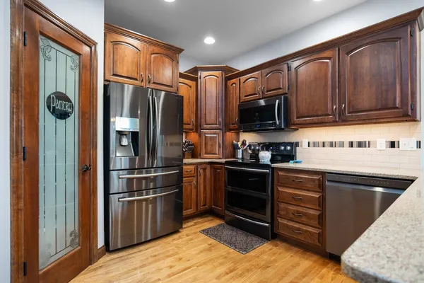 $610,000 | 617 East Apple Creek Road, Appleton, WI 54913
