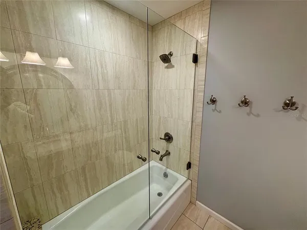 $1,700 | 378 Springdale Drive, Unit 378, Bradenton, FL 34210