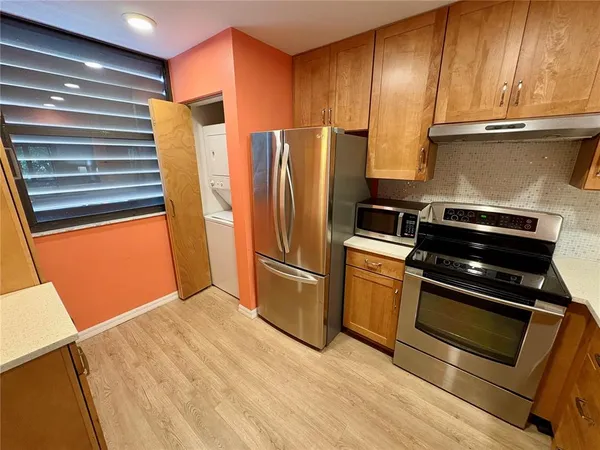 $1,700 | 378 Springdale Drive, Unit 378, Bradenton, FL 34210