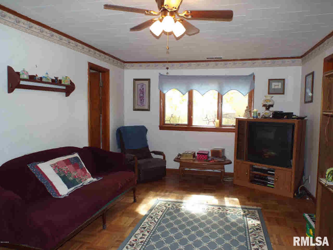 6048 Giant City Road Carbondale, IL 62902 - Photo 3 of 8 Gallery Image 3