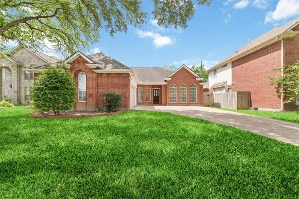 $2,200 | 4211 Torrey Creek Lane, Houston, TX 77014
