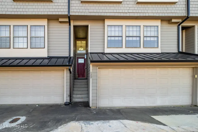 $499,000 | 122 Breakers Lane, Ridgeland, MS 39157