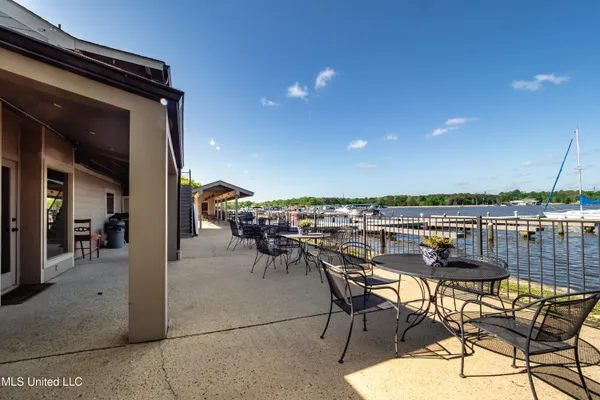 $499,000 | 122 Breakers Lane, Ridgeland, MS 39157