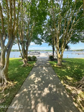 $499,000 | 122 Breakers Lane, Ridgeland, MS 39157