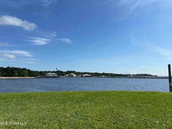 $499,000 | 122 Breakers Lane, Ridgeland, MS 39157