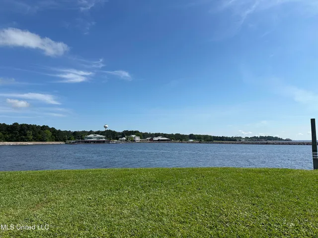 $499,000 | 122 Breakers Lane, Ridgeland, MS 39157