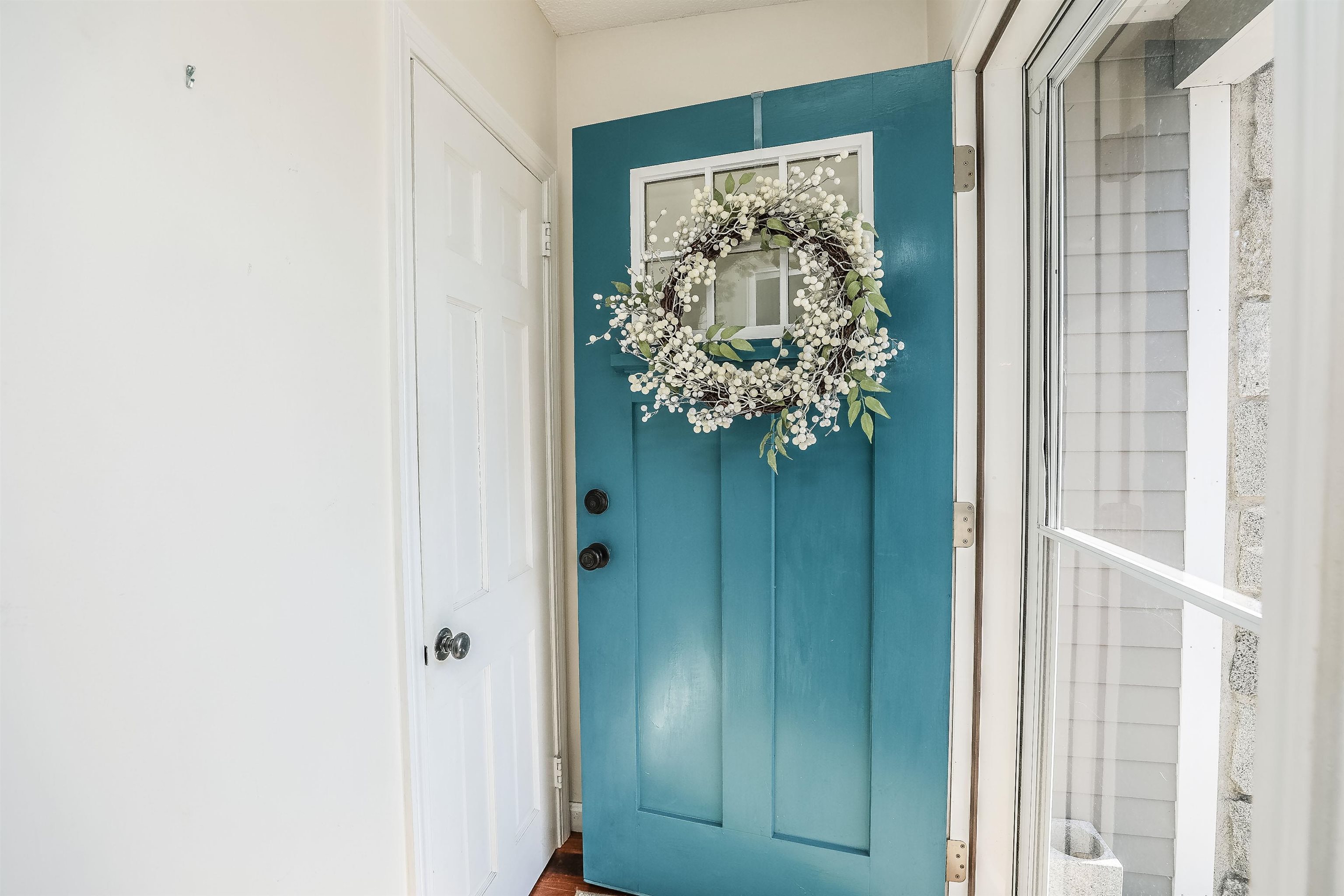 102 Cheney Avenue, Unit 6 Peterborough, NH 03458 - Photo 3 of 40