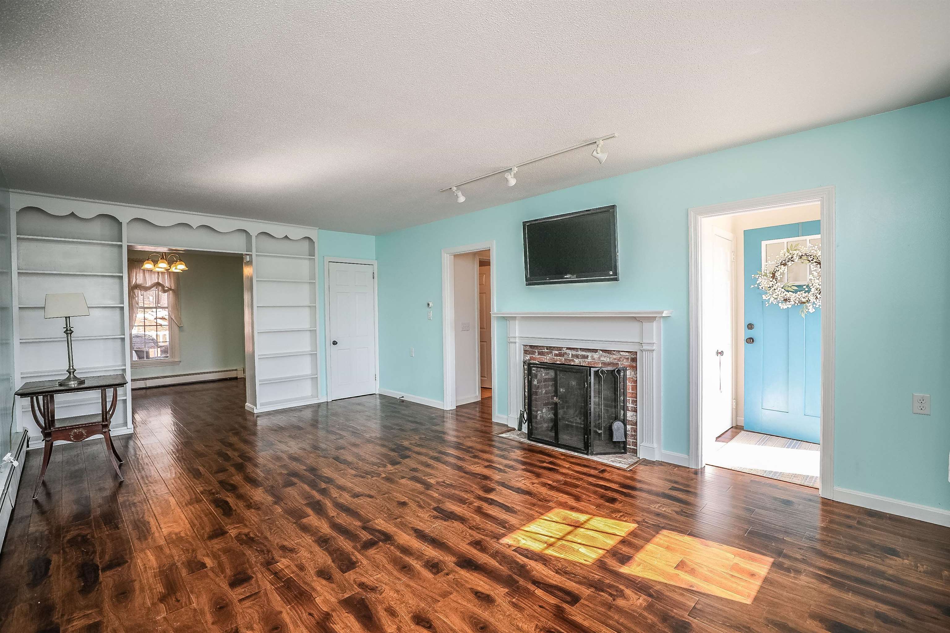 102 Cheney Avenue, Unit 6 Peterborough, NH 03458 - Photo 5 of 40