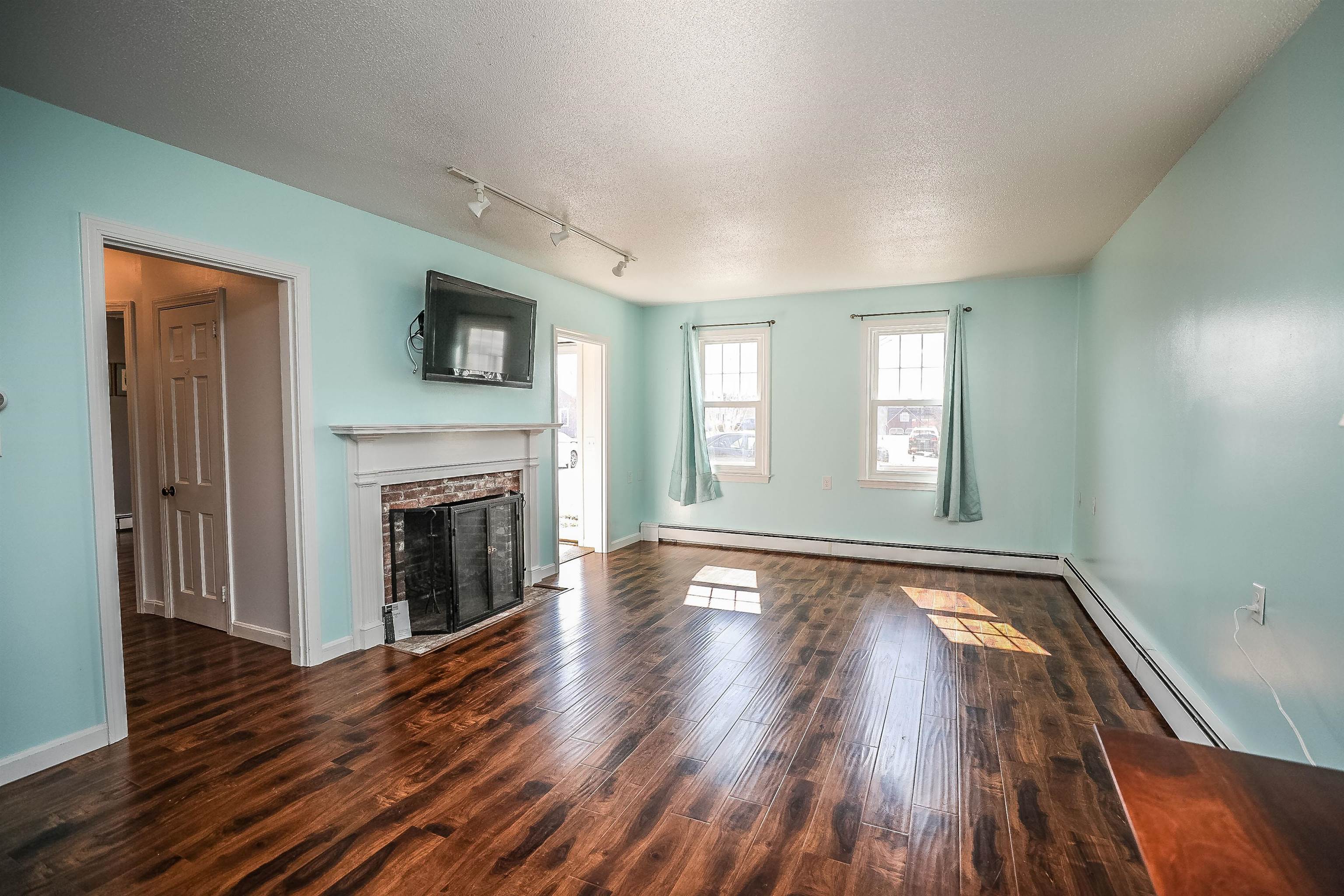 102 Cheney Avenue, Unit 6 Peterborough, NH 03458 - Photo 7 of 40