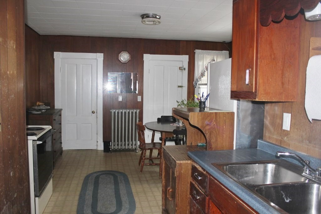 117 Olive Street Springfield, VT 05156 - Photo 4 of 16