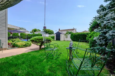 $969,000 | 262 Rose Street, Massapequa Park, NY 11762
