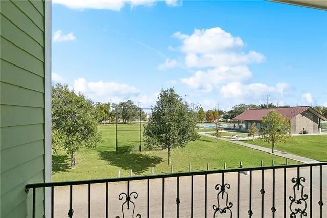 $2,300 | 1910 St Louis Street, New Orleans, LA 70112