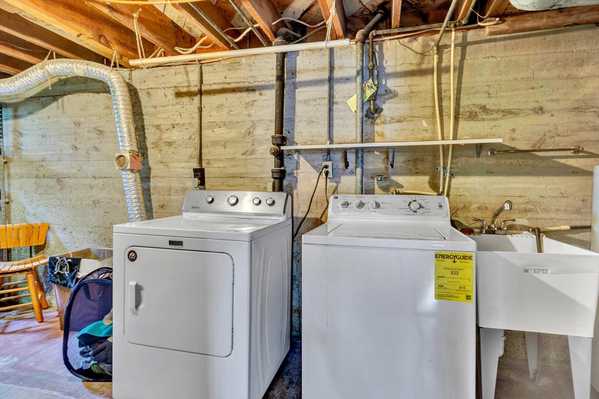 2835 Tillett Road Southwest Roanoke, VA 24015 - Photo 17 of 25 Laundry