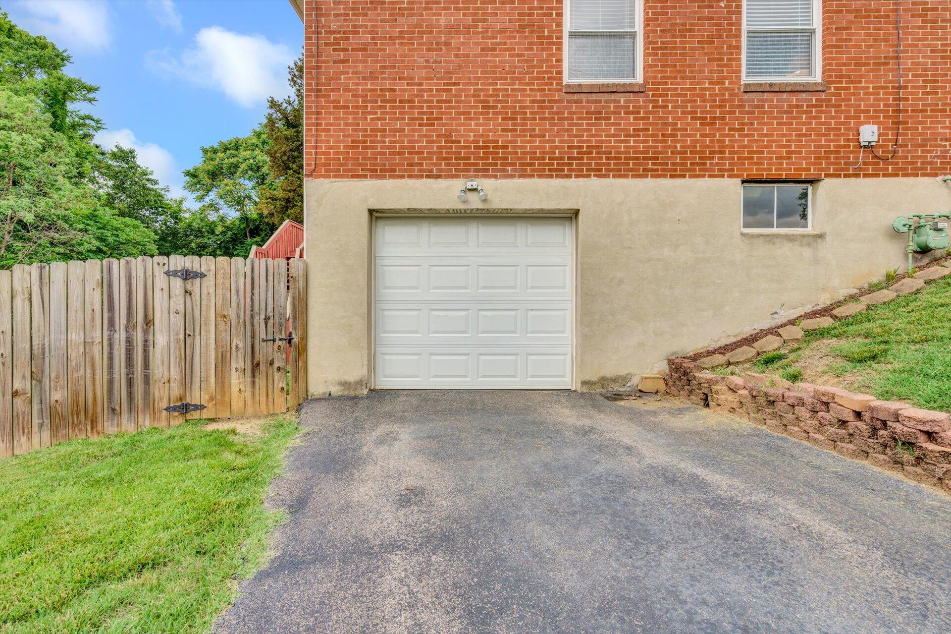2835 Tillett Road Southwest Roanoke, VA 24015 - Photo 23 of 25 Garage