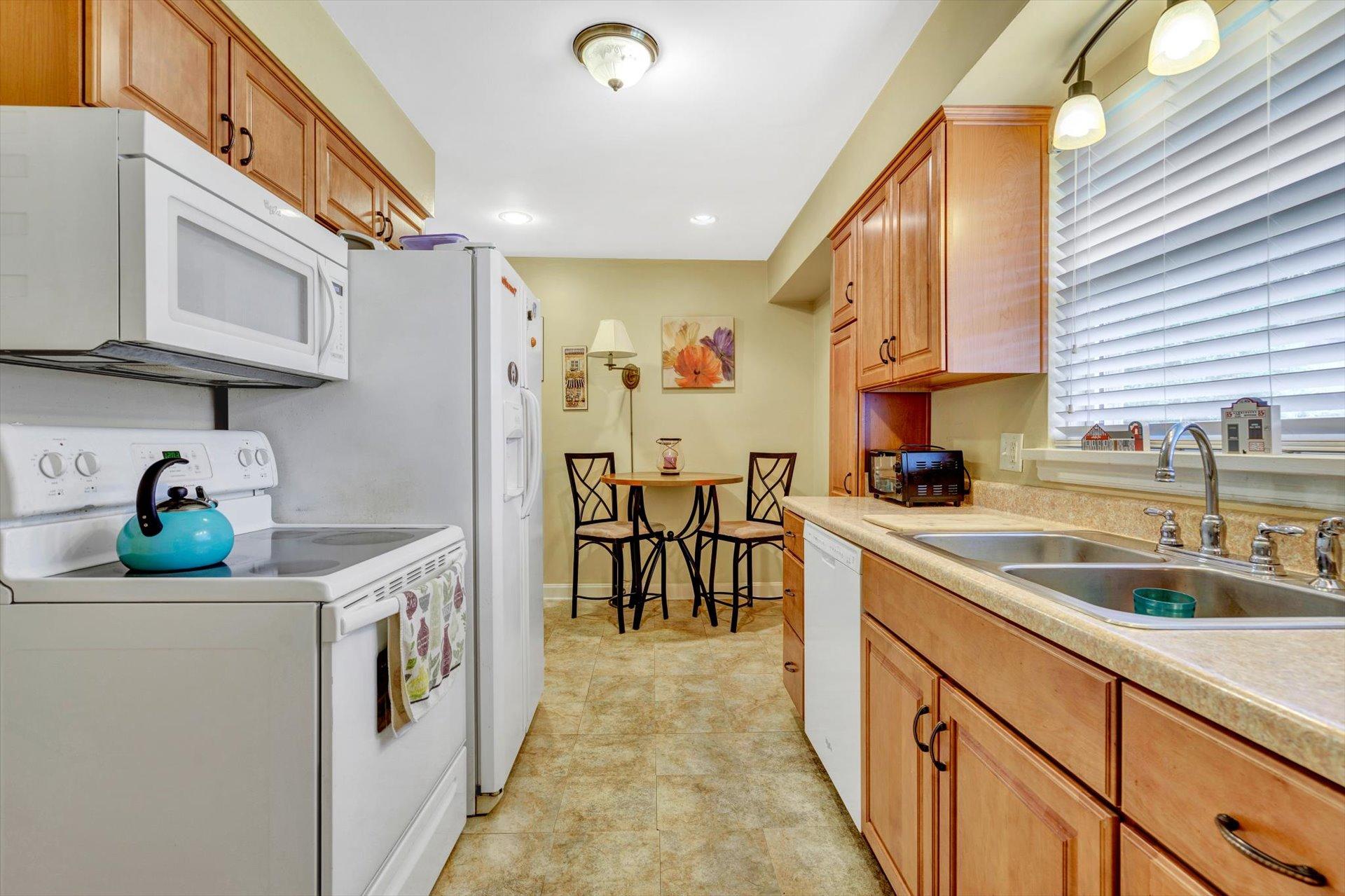 2835 Tillett Road Southwest Roanoke, VA 24015 - Photo 6 of 25 Kitchen