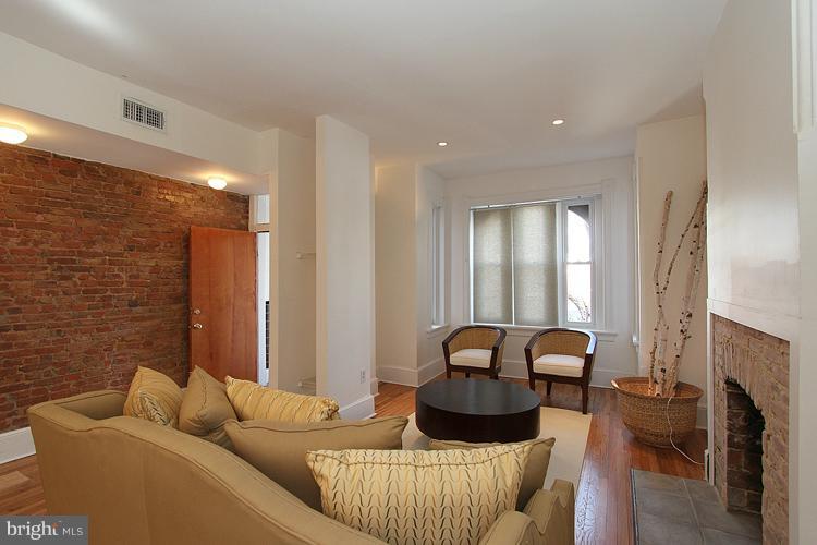 608 R Street Northwest Washington, DC 20001 - Photo 11 of 30 Living Room