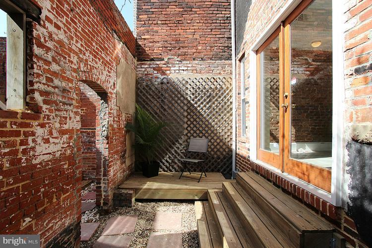 608 R Street Northwest Washington, DC 20001 - Photo 15 of 30 Brick Enclosed Deck Area