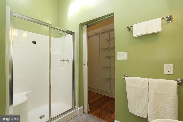 608 R Street Northwest Washington, DC 20001 - Photo 24 of 30 Bath (Master)