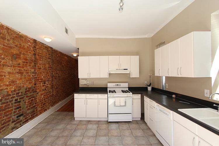 608 R Street Northwest Washington, DC 20001 - Photo 27 of 30 Kitchen