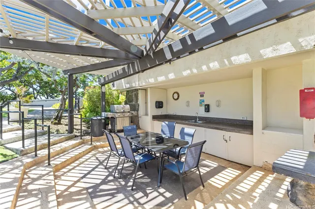 $849,000 | 250 Kawaihae Street, Unit 16D, Honolulu, HI 96825