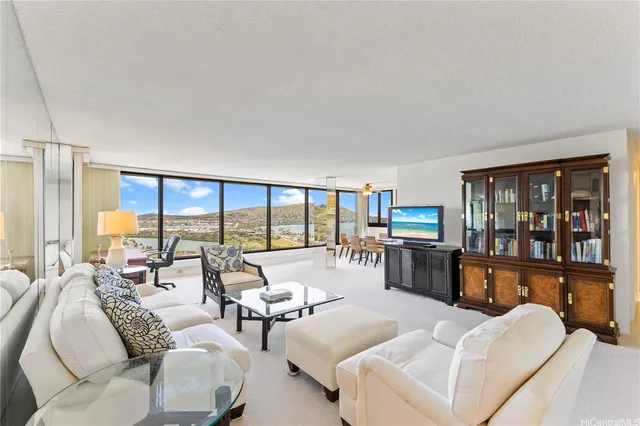 $849,000 | 250 Kawaihae Street, Unit 16D, Honolulu, HI 96825