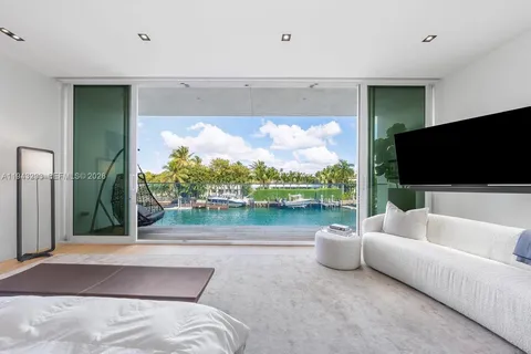 $9,499,000 | 1011 West 48th Street, Miami Beach, FL 33140