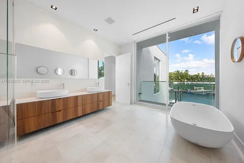 $9,499,000 | 1011 West 48th Street, Miami Beach, FL 33140