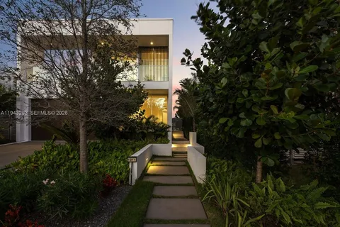 $9,499,000 | 1011 West 48th Street, Miami Beach, FL 33140