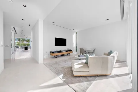 $9,499,000 | 1011 West 48th Street, Miami Beach, FL 33140