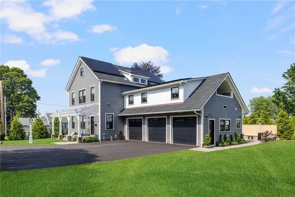 $1,395,000 | 3 Oak Street, Middletown, RI 02842
