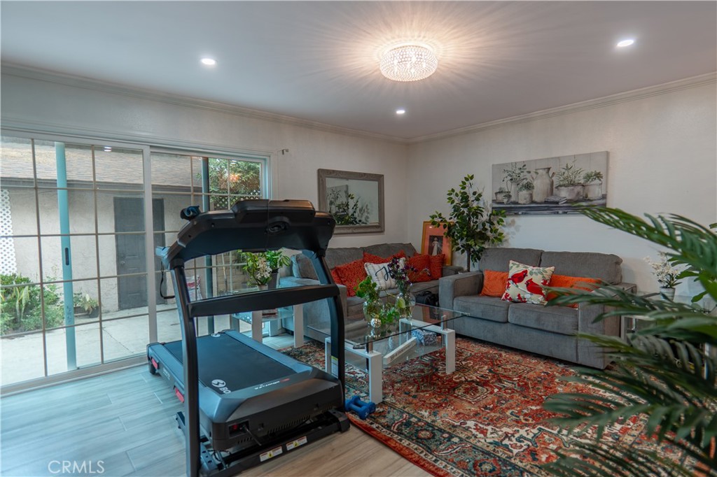 7554 Corbin Avenue, Unit 4 Reseda, CA 91335 - Photo 13 of 22