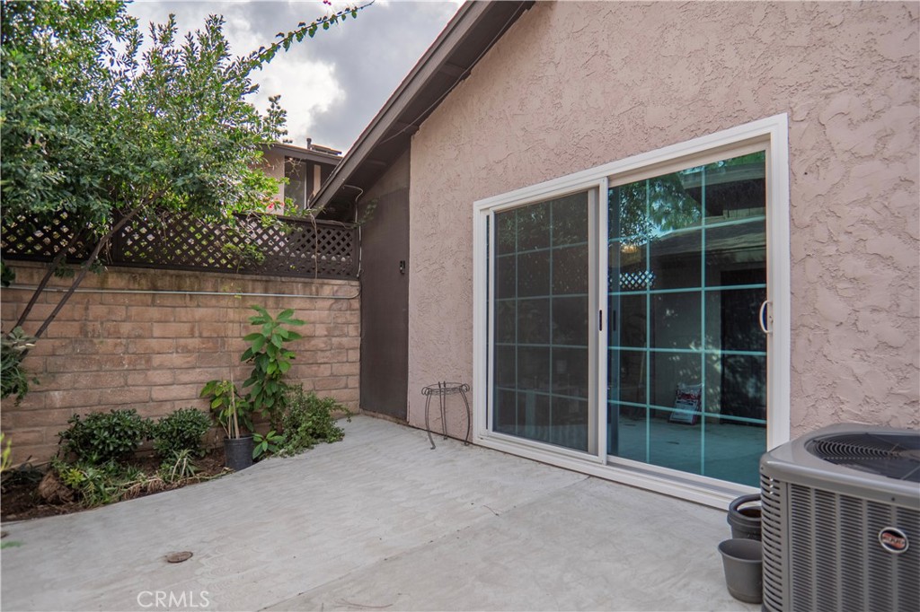 7554 Corbin Avenue, Unit 4 Reseda, CA 91335 - Photo 15 of 22