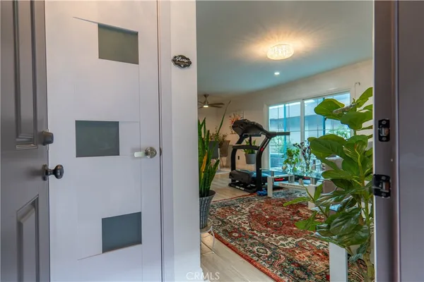 $500,000 | 7554 Corbin Avenue, Unit 4, Reseda, CA 91335