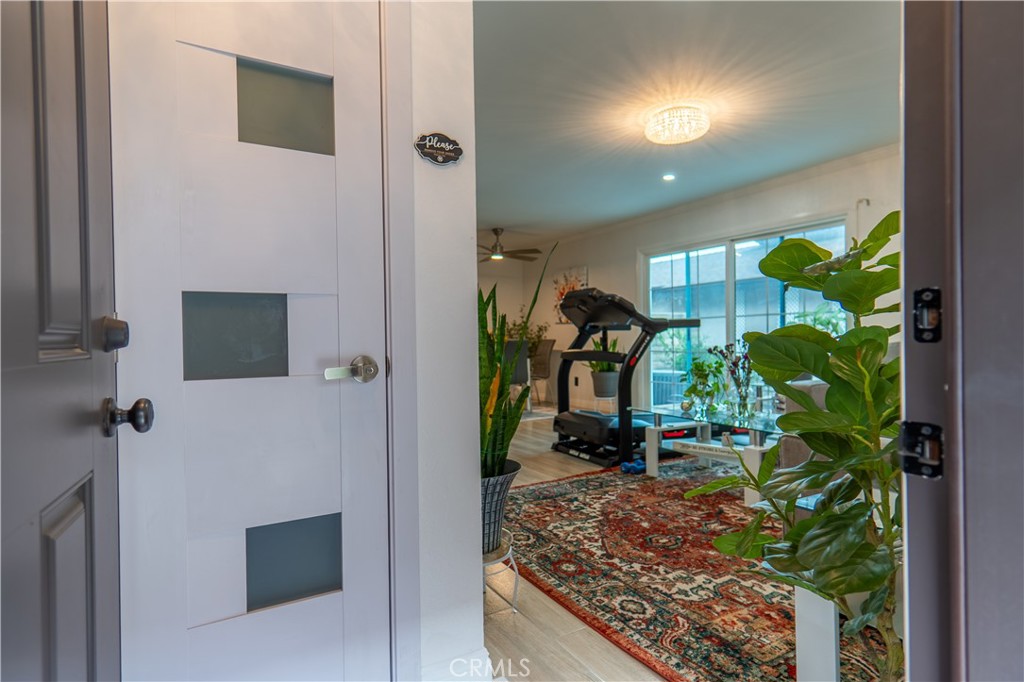 7554 Corbin Avenue, Unit 4 Reseda, CA 91335 - Photo 16 of 22