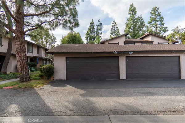 $500,000 | 7554 Corbin Avenue, Unit 4, Reseda, CA 91335