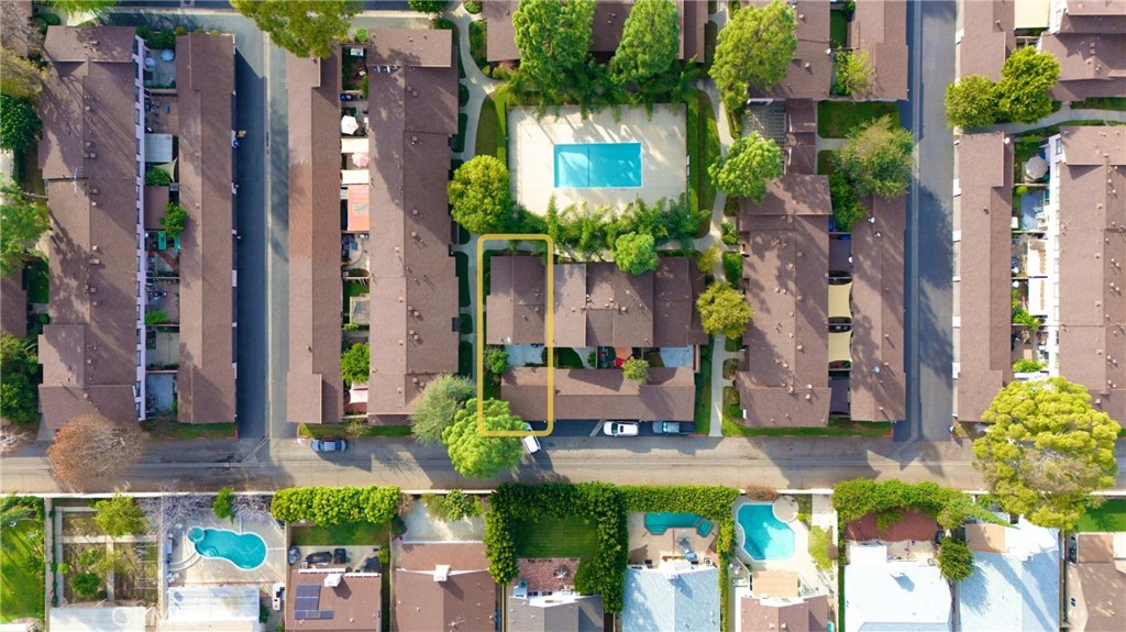 7554 Corbin Avenue, Unit 4 Reseda, CA 91335 - Photo 2 of 22