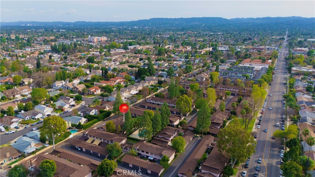 7554 Corbin Avenue, Unit 4 Reseda, CA 91335 - Photo 5 of 22