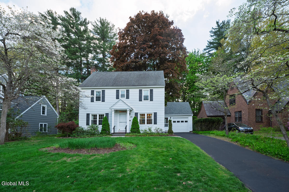 21 Douglas Road Bethlehem, NY 12054 - Photo 3 of 26 DSC_7834