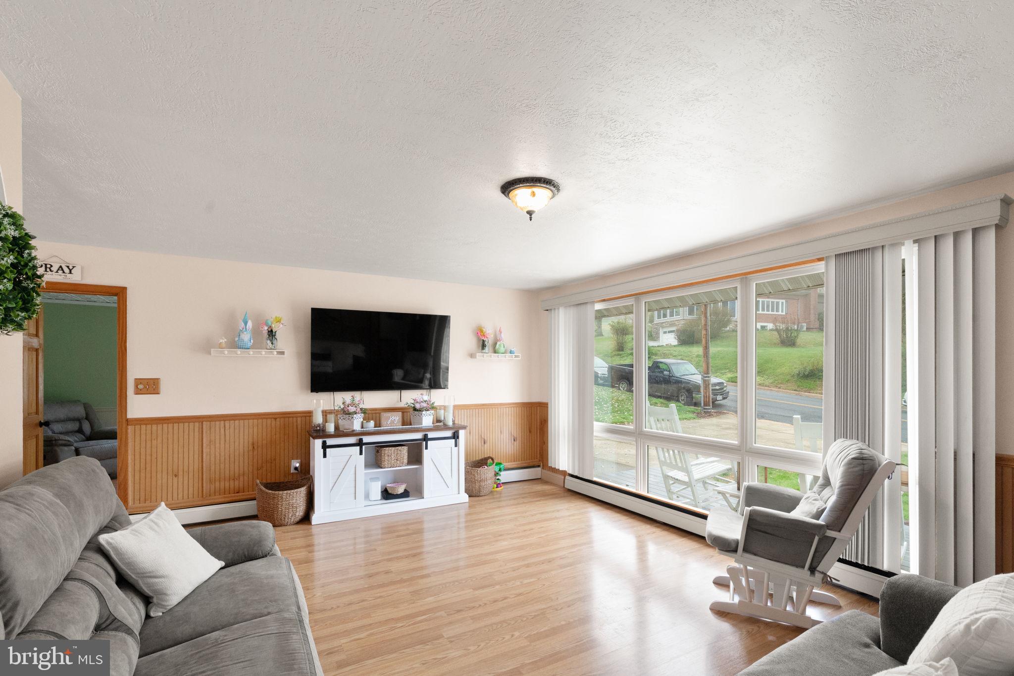 817 Tydings Road Havre de Grace, MD 21078 - Photo 10 of 42 Bright living space.