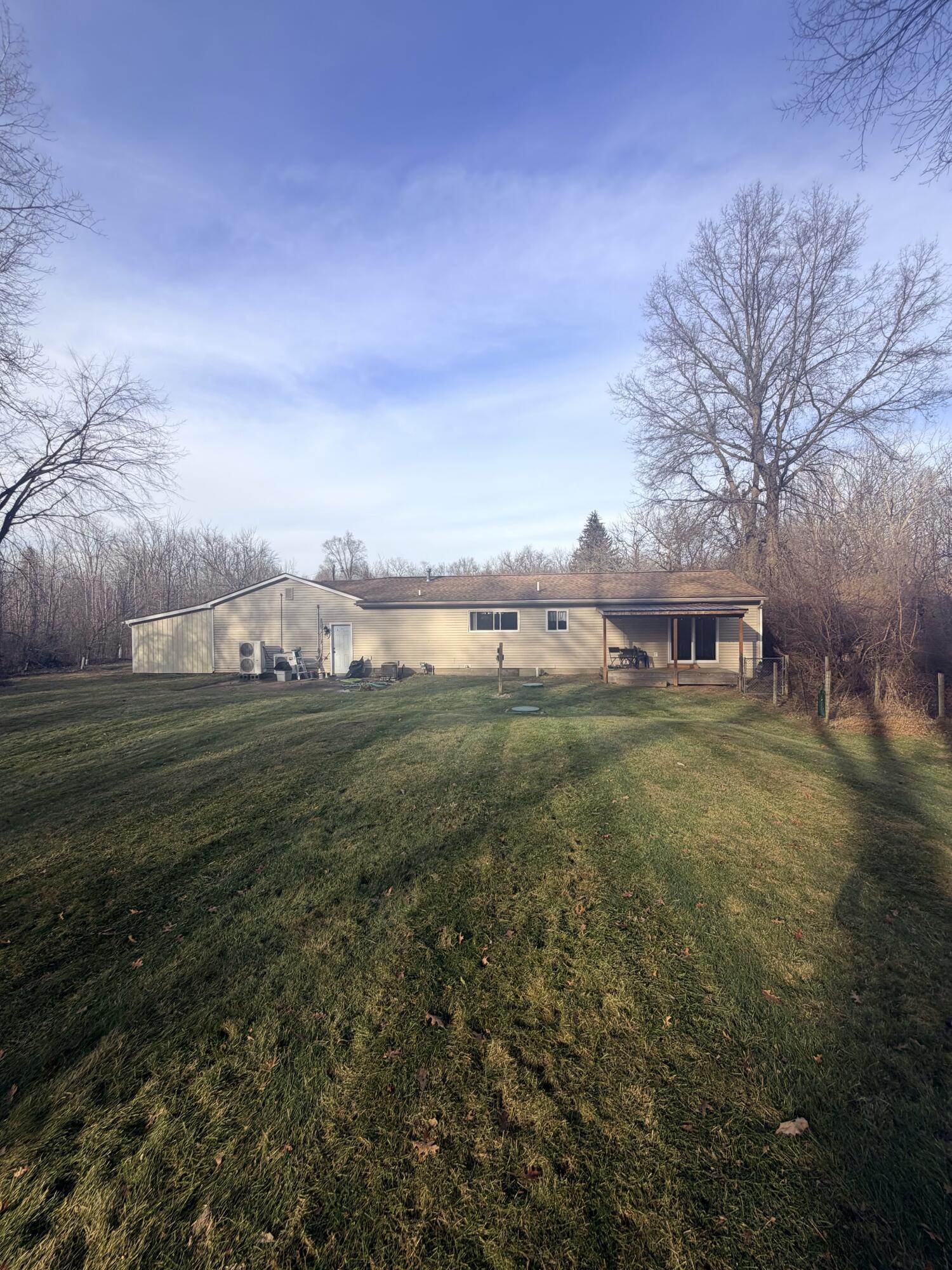 45867 Wear Road Belleville, MI 48111 - Photo 31 of 43 E59E17A6-0628-41C4-B259-B9CA33DC7223