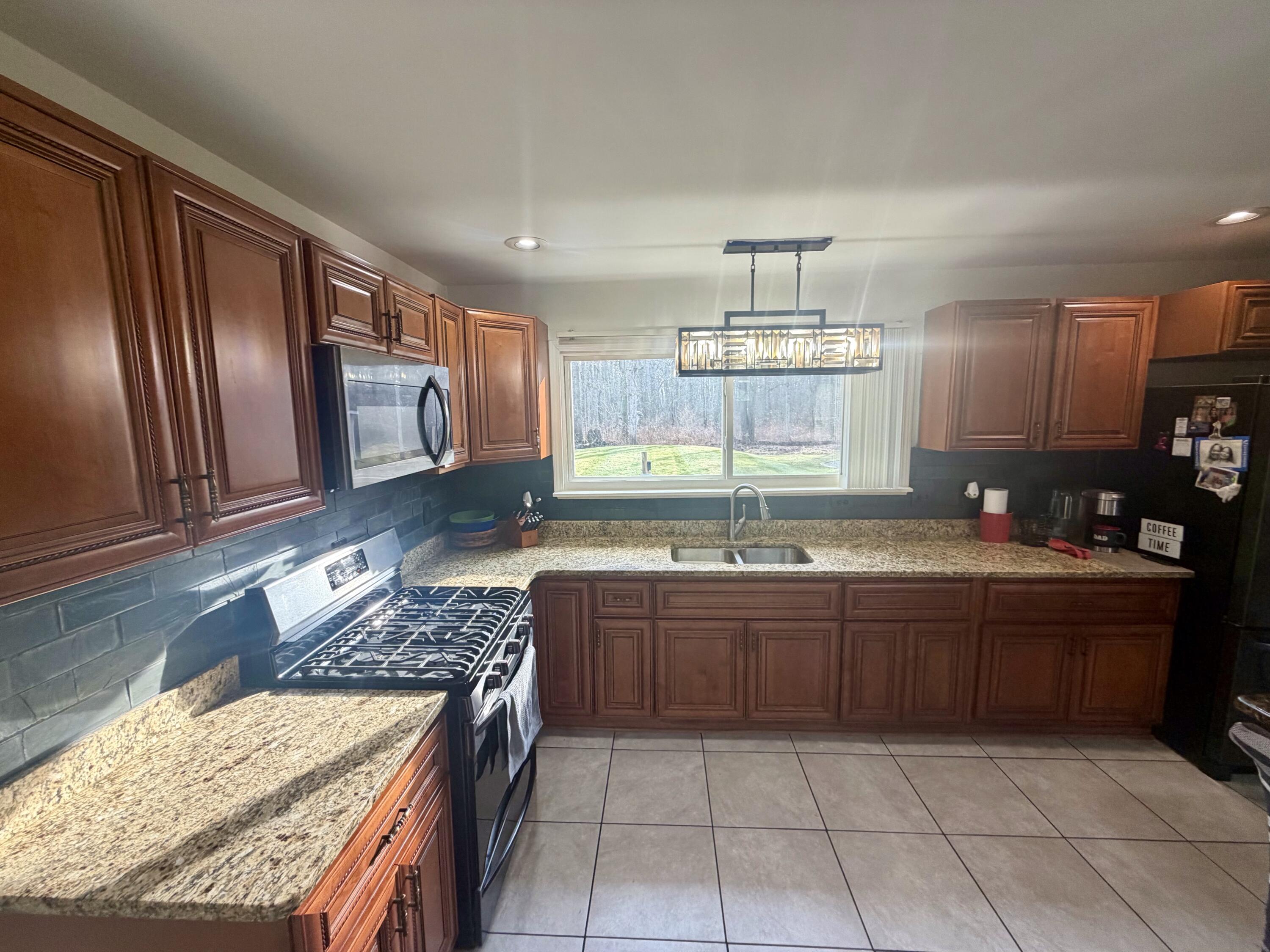 45867 Wear Road Belleville, MI 48111 - Photo 5 of 43 B75267F0-F66F-47A3-BB85-A3EEDB879D05