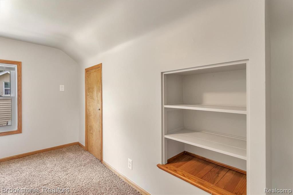 21038 Gill Road Farmington Hills, MI 48335 - Photo 19 of 25
