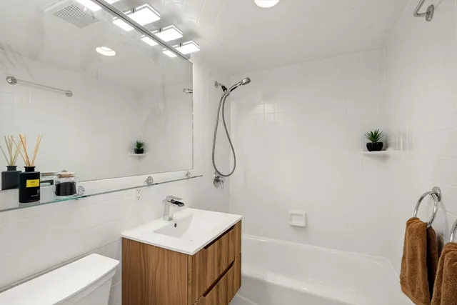 $1,350,000 | 45 Longwood Avenue, Unit PHA, Brookline, MA 02446