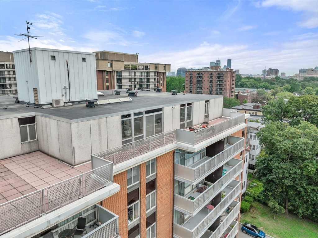 45 Longwood Avenue, Unit PHA Brookline, MA 02446 - Photo 20 of 27