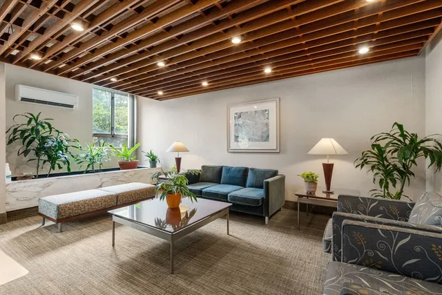 $1,350,000 | 45 Longwood Avenue, Unit PHA, Brookline, MA 02446