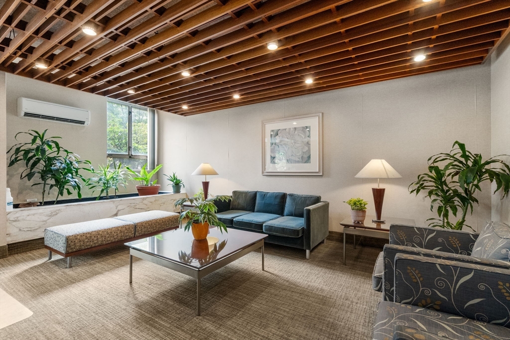 45 Longwood Avenue, Unit PHA Brookline, MA 02446 - Photo 24 of 27