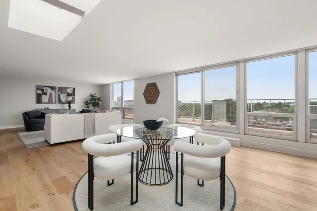 $1,350,000 | 45 Longwood Avenue, Unit PHA, Brookline, MA 02446